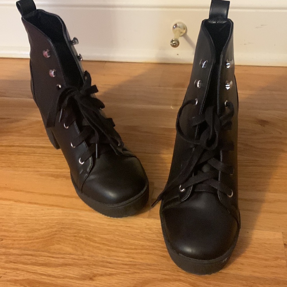 Steve Madden Bootie - Picture 3 of 3